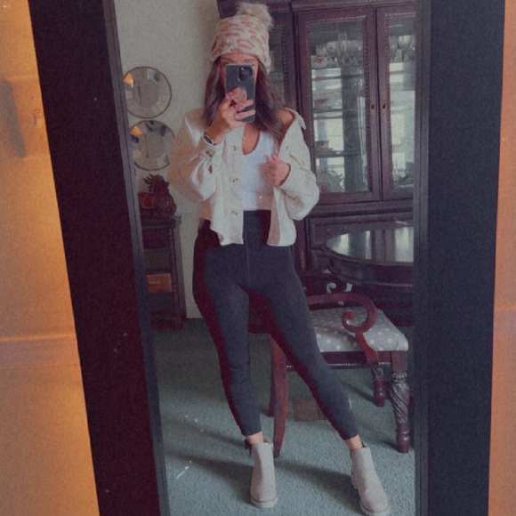 Meet your Posher, Rebecca - Picture 3 of 3